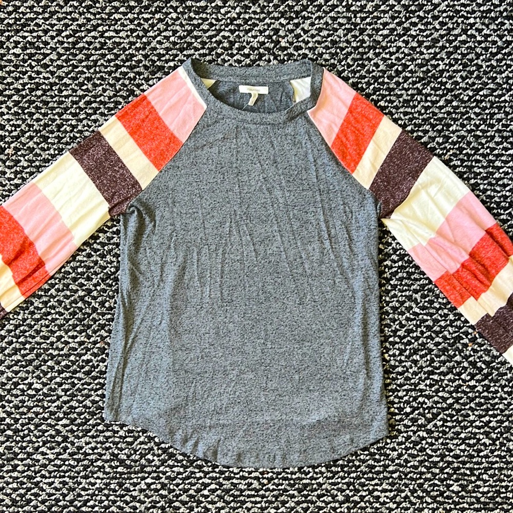 Small Maurice’s long sleeve shirt
